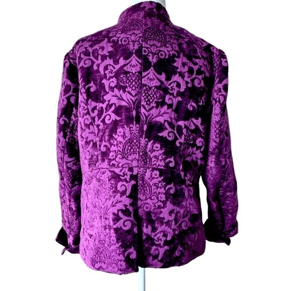 Isaac Mizrahi Live Velvet Scroll Jacquard Snap Front Jacket QVC - Picture 3 of 15